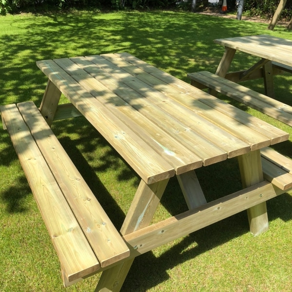 Hampshire 8 Seater Picnic Table - Traditional Wooden Picnic Bench ...