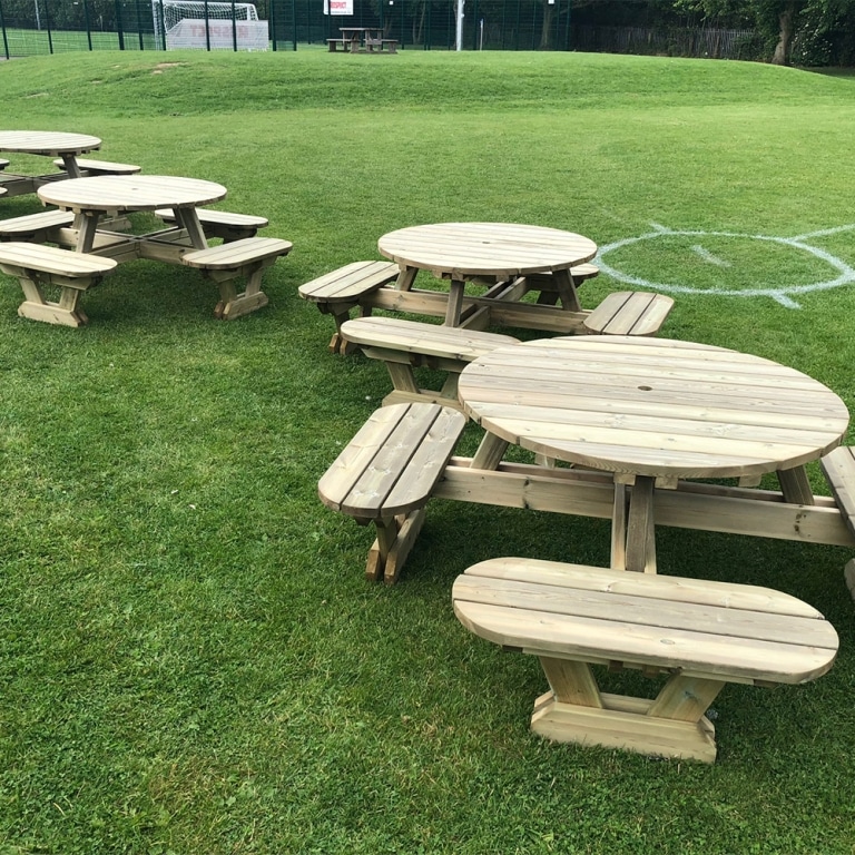 Oxford 8 Seat Picnic Table Traditional Round Picnic Bench Benchmark