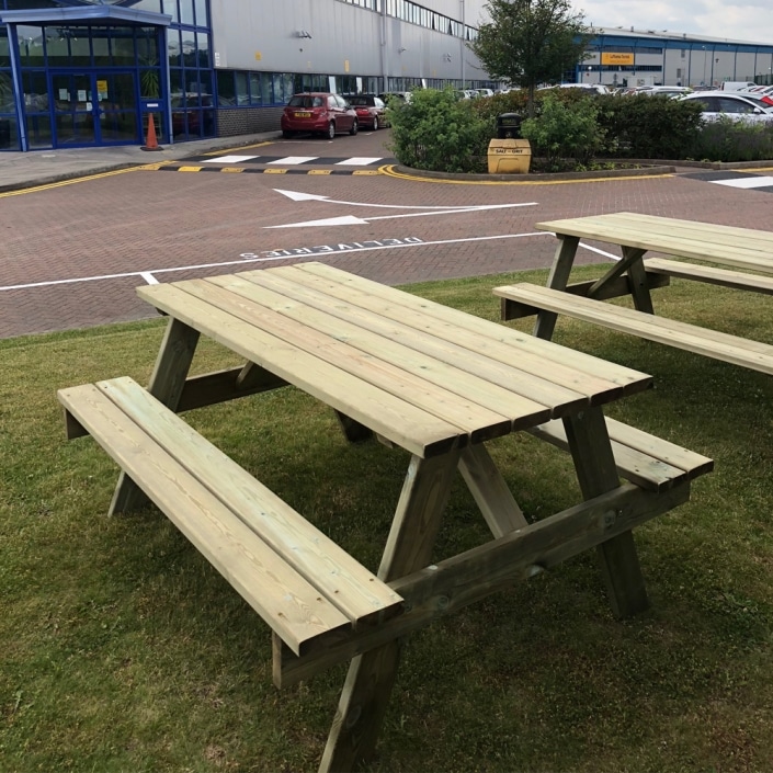 Hampshire 6 Seater Picnic Table Traditional Picnic Bench Benchmark